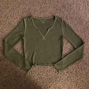 American Eagle Green Cropped Long Sleeve